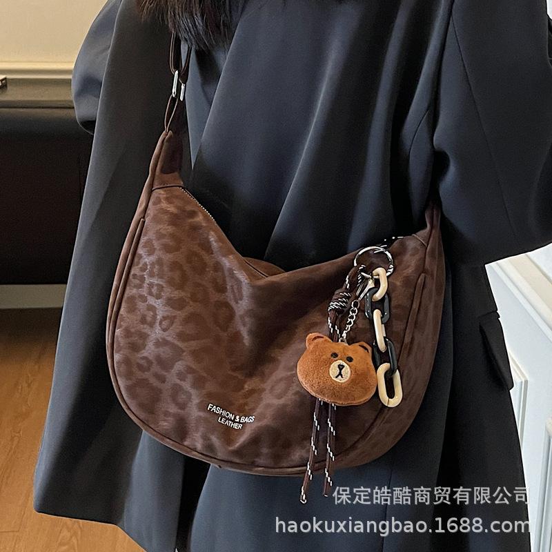 This year's popular niche bag 2025 new women's bag fashion super fire messenger bag versatile ins dumpling bag