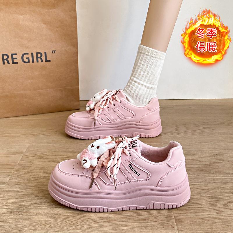Winter kleine weiße Schuhe neu Samt ist weibliche Studenten dicksohlige erhöhende Sport-Board-Schuhe mit Baumwolle -