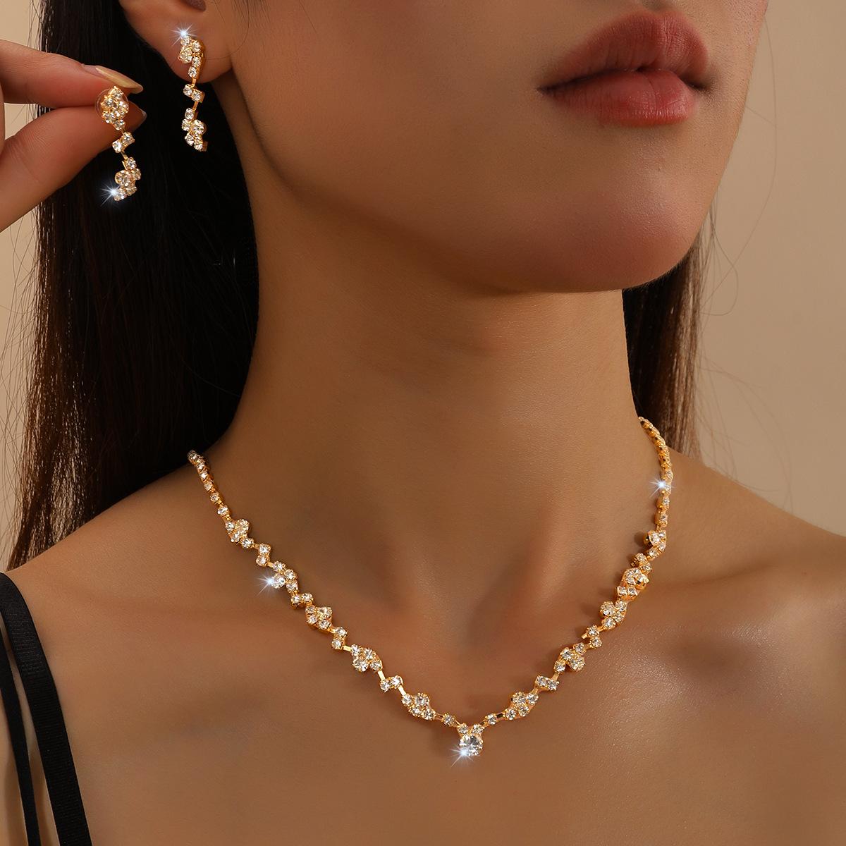 2026 Stylish Simple Bridal Accessories Silver Gold Rhinestone Necklace Earrings Bracelet Ring Set 45CM