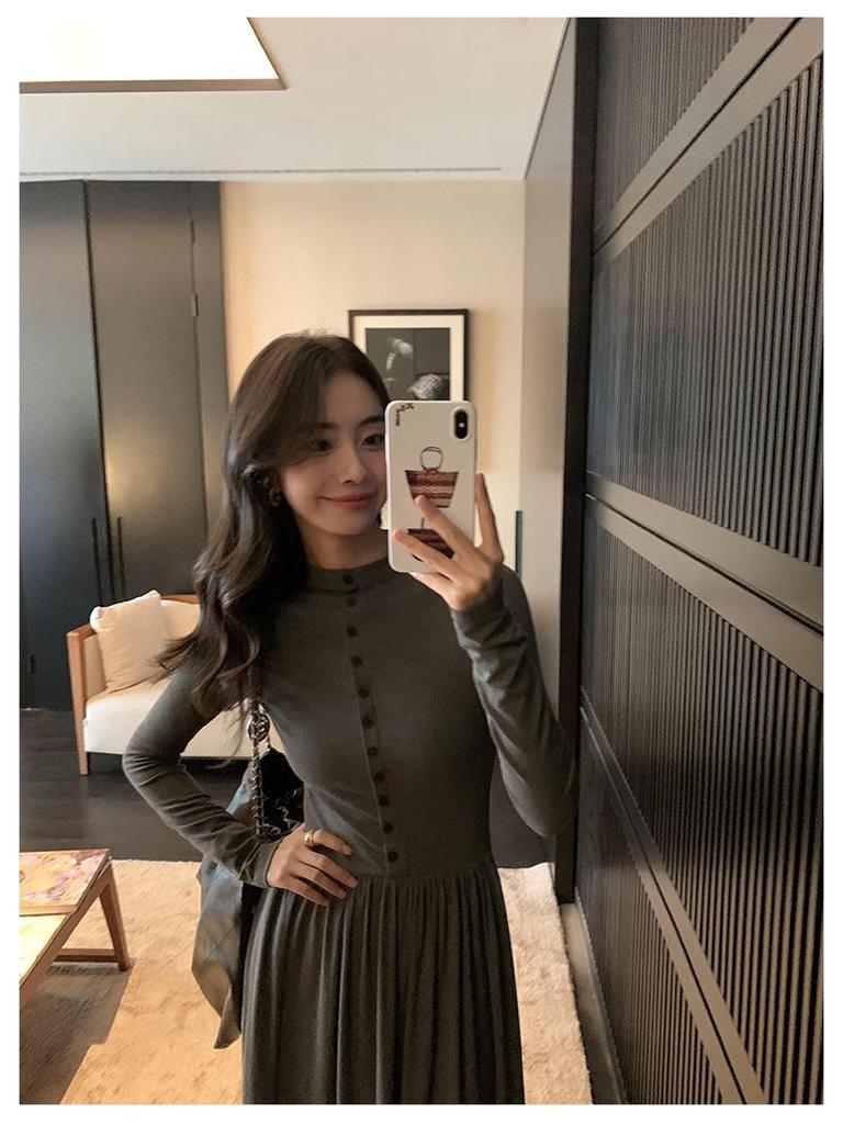 Elegant French Black Knit Long-Sleeve Dress for Women - Early Autumn, Waist-Cinching, Perfect Inner Wear or Base Layer Skirt