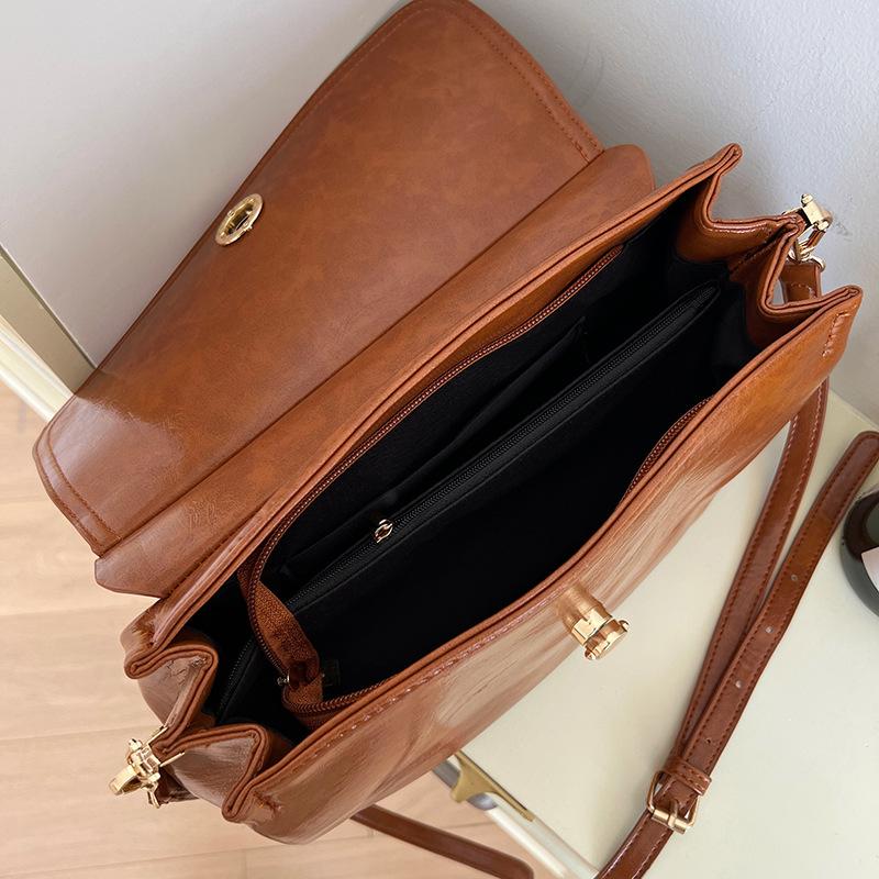 Retro Leather Crossbody Bags for Women Versatile Large Capacity Shoulder Bags Simple Briefcase Handbags Commuting Messenger Bags