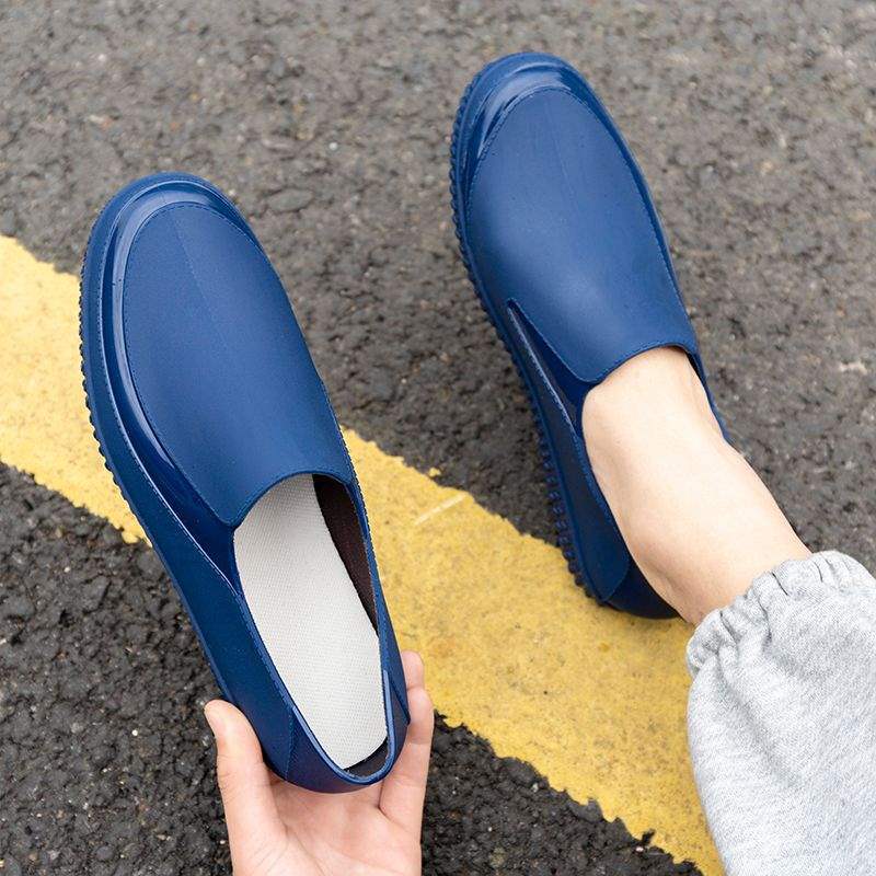 

Мужские модные короткие дождевые туфли, новые водонепроницаемые и нескользящие водные ботинки, трендовая и легкая верхняя одежда, велюровые рабочие резиновые туфли 44