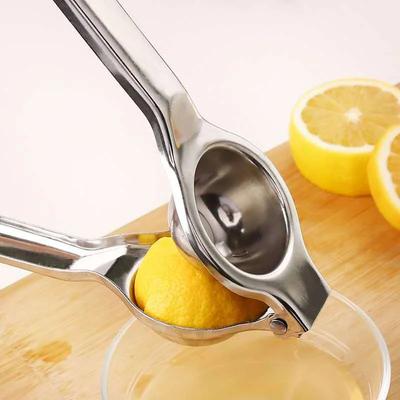 Ustensile pentru fructe și legume – Storcătoare de sucuri manuale și electrice