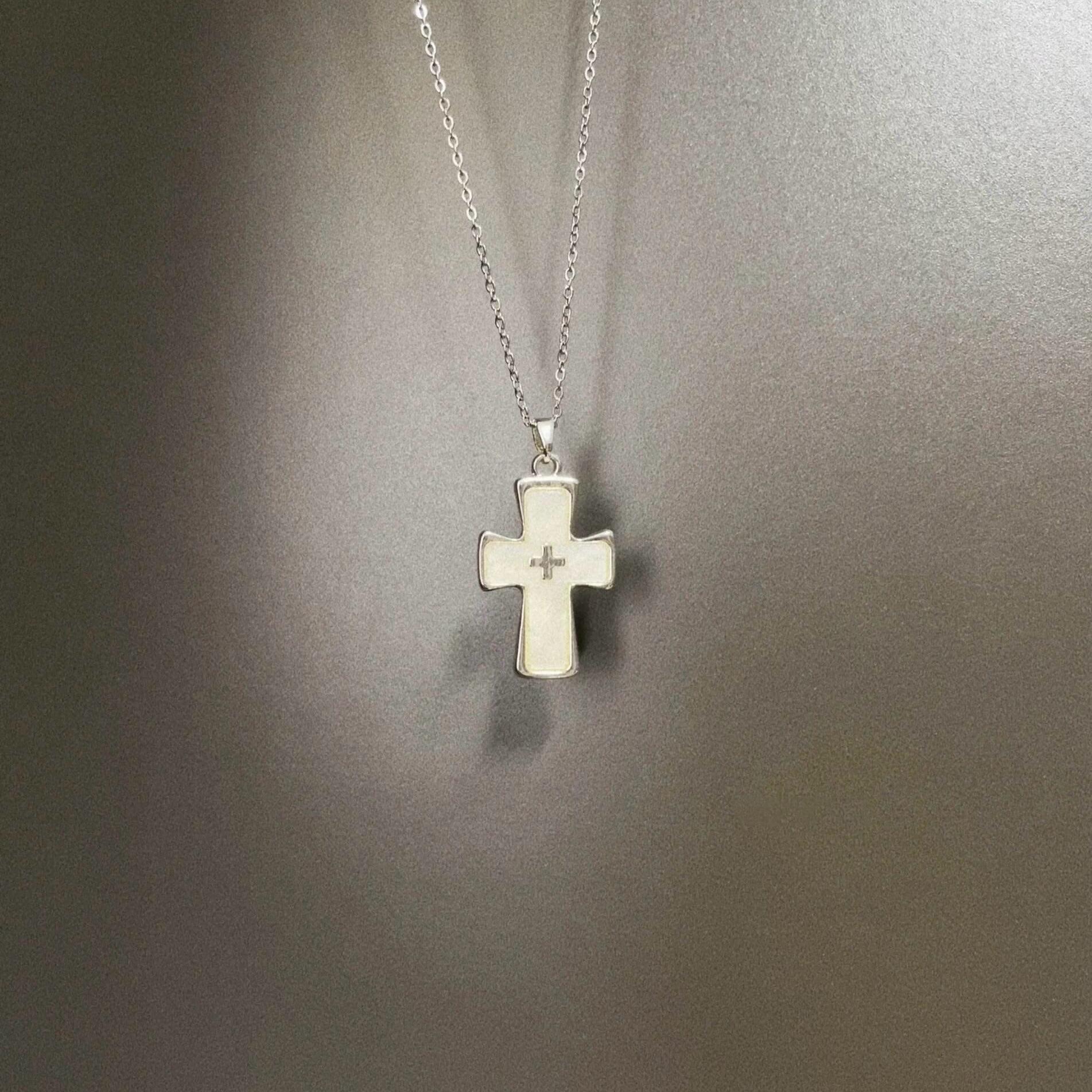 2025 Retro Dark Gothic Cross Necklace for Women - High-End Y2K Fashion Clavicle Chain