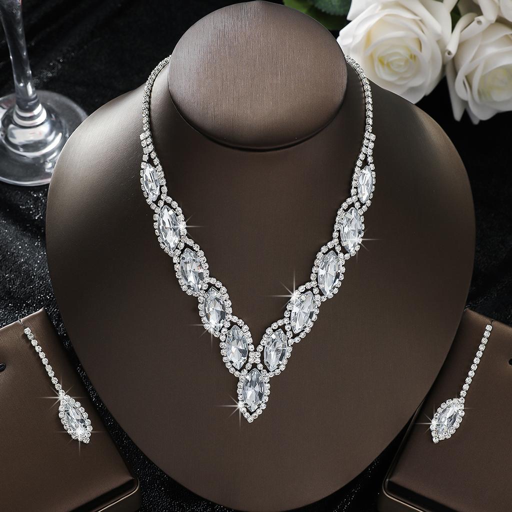 Valentine's Day Gift V-shaped Crystal Jewelry Set Multi Color Exquisite Necklace&Pendant Earrings Women's Gift