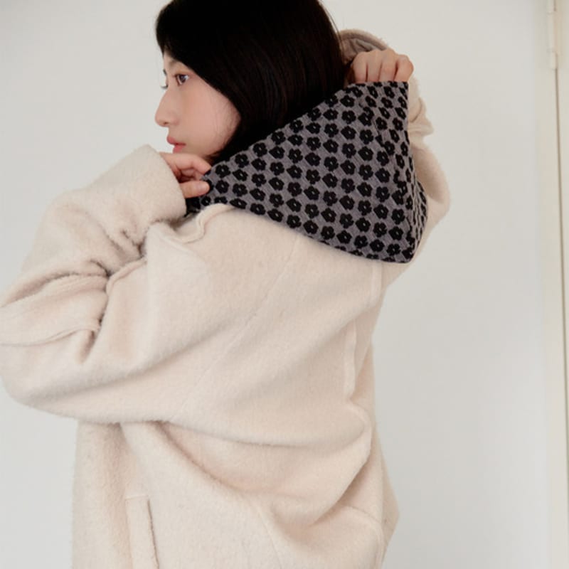 

muwm Hooded Muffler (Black Quince) Black Quince