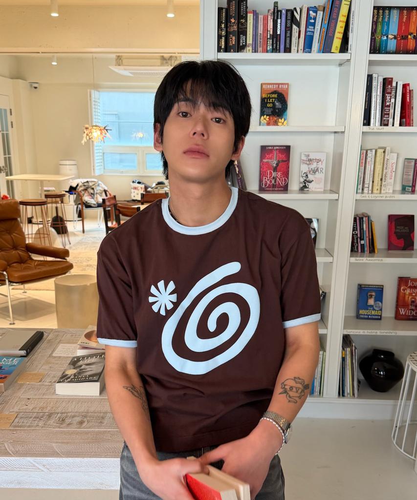 AMOU Molly Ringer T-Shirts Brown