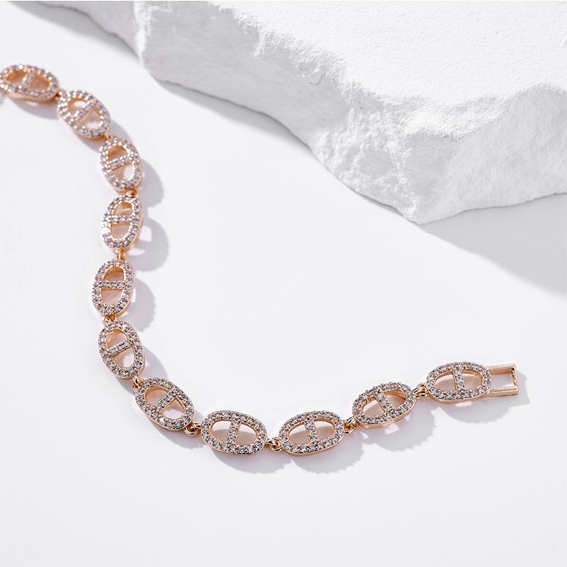 Zircon Bracelet, Sparkling Cut with Gemstones, Simple Wind Crystal Bracelet .