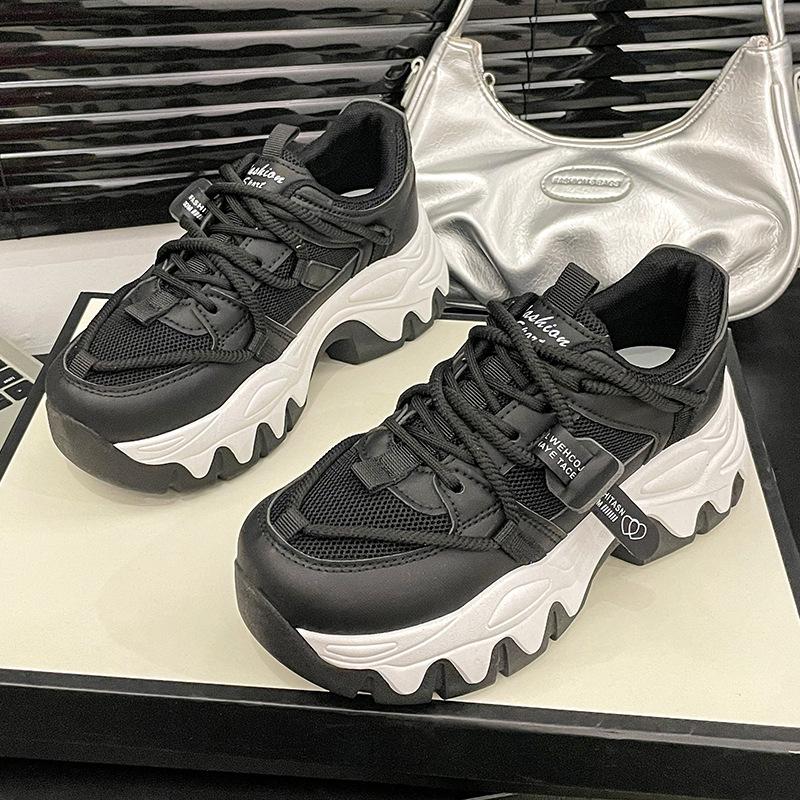 

Mesh breathable casual sports shoes women s 2025 spring and autumn new high-value popular super thick sole super soft heightening shoes 40