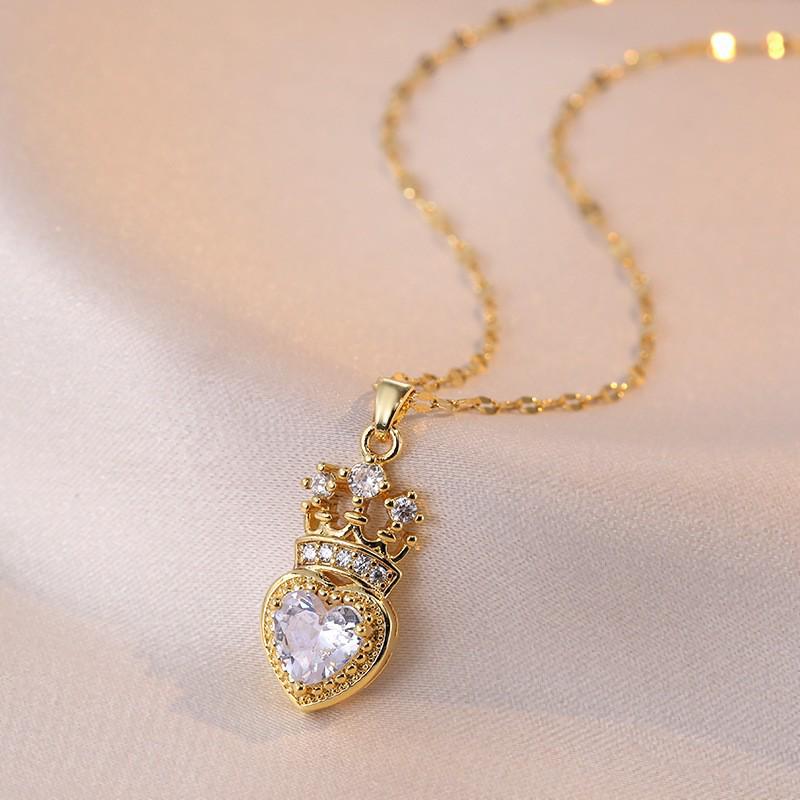 Women's Fashion Heart Pendant Necklace - Elegant, Simple Design, Versatile Clavicle Chain Jewelry