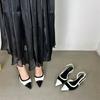 Designer Schwarz Weiß Farbe Niedrige Absatz Sandalen Damen Sexy Spitze Zehen Riemchen Keilabsatz Hohe Absätze Damen Elegante Absätze
