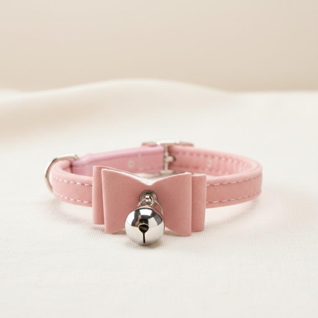 Verstellbare Samt Fliege Katzenhalsband mit Elastischer Glockenschnalle für Kätzchen Katzen Haustierbedarf Katzenhalsbänder und Leinen