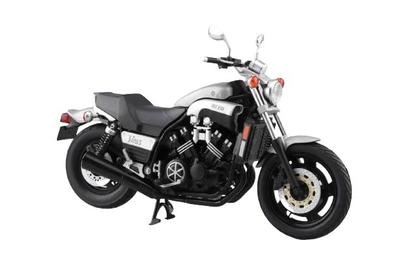 Skynet - Yamaha Vmax - Nueva Silver Dust 1/12 - Completa