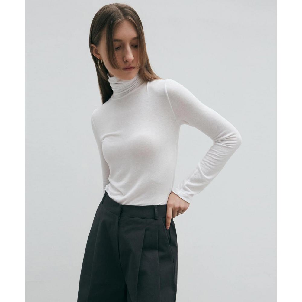 

NICKNICOLE MINIMAL SLIM TURTLENECK TEEWHITE