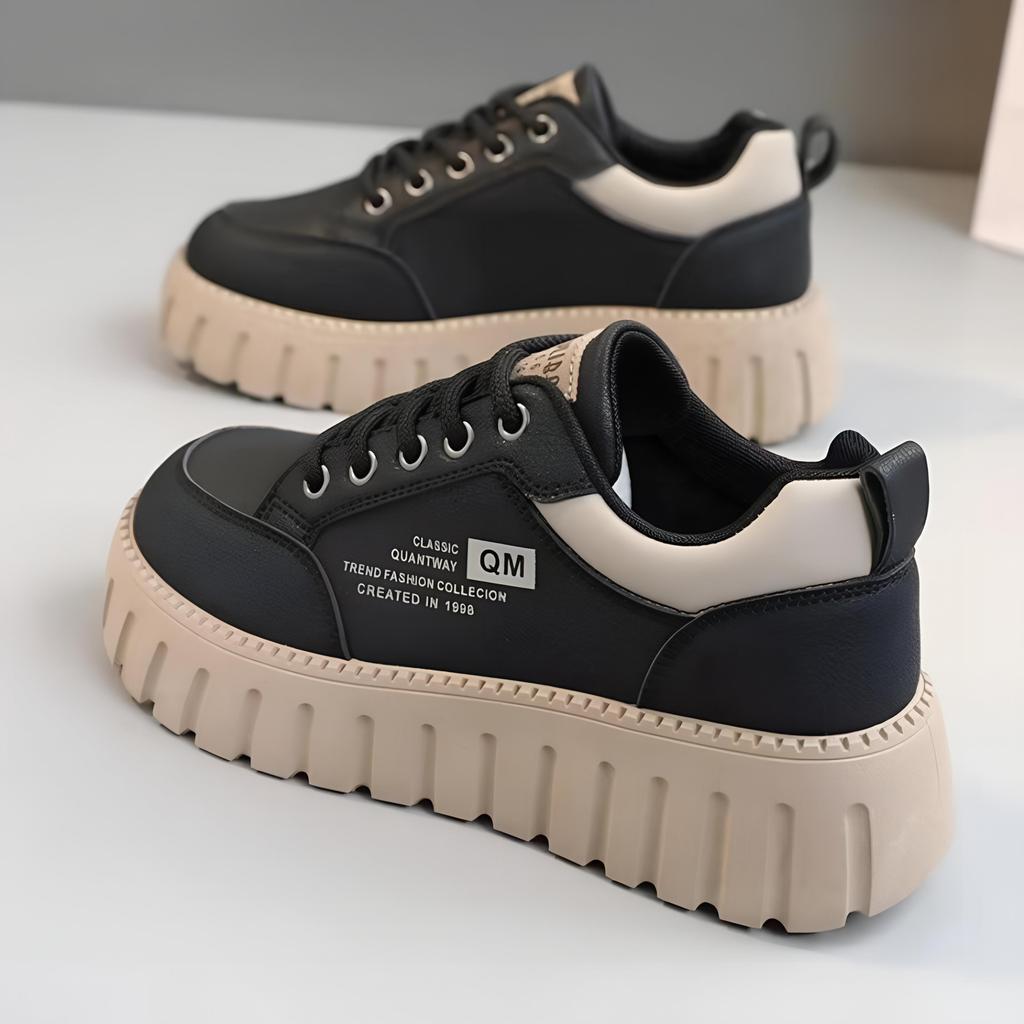 Sapatos Brancos Pequenos Primavera/Verão Sapatos Casuais Versáteis de Sola Grossa Elevados para Mulheres Sapatos de Estudante