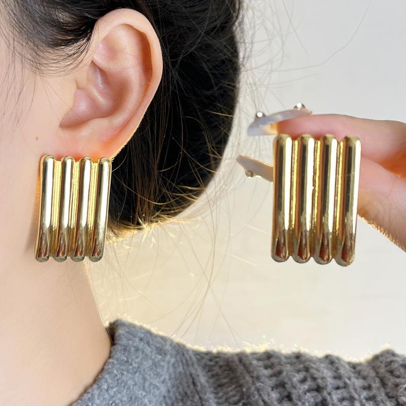 Trend Stripe Personalized Wave Gold Color Smooth Drop Earrings for Women Personality Fashion Geometry Jewelry Pendientes