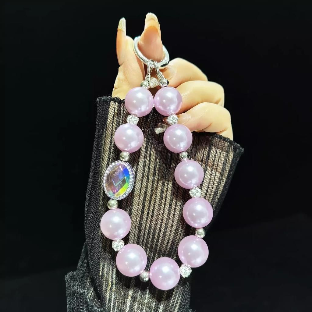 Niche Mobile Phone Chain, Short Beaded Lanyard, Anti-lost Bag, Light Luxury Love Chain, Camera Chain, Advanced Pearl Pendant.