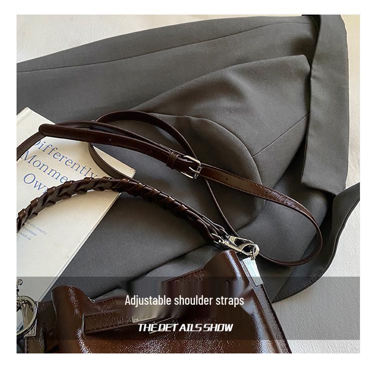 Damska retro tkana torebka crossbody typu bucket - styl europejski i amerykański, torebka casualowa high-end na jedno ramię pod pachę