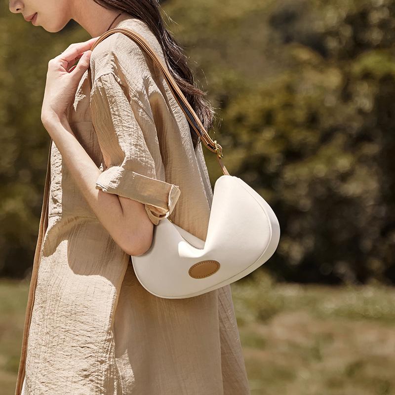 Autumn Winter 2025 New Fashion Dumpling Bag Genuine Leather Women's Bag Versatile Simple Shoulder Bag Trendy Large Capacity Crossbody Bag
