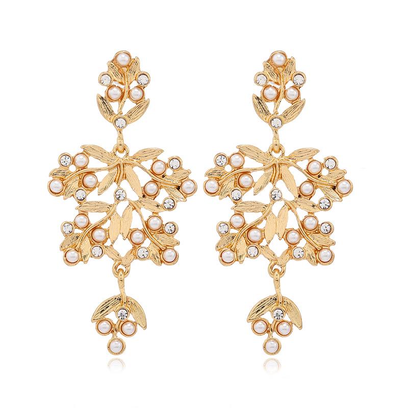 2022 Elegant Gold Leaf Rhinestone Pearl Stud Earrings