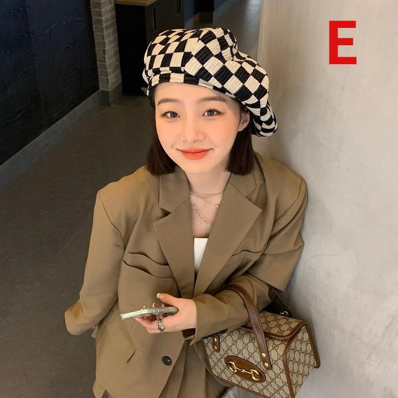 Hat Female 2022 Fashion Thin Metal Star Black Beret Breathable Painter Hat Temperament Fashion Octagonal Hat