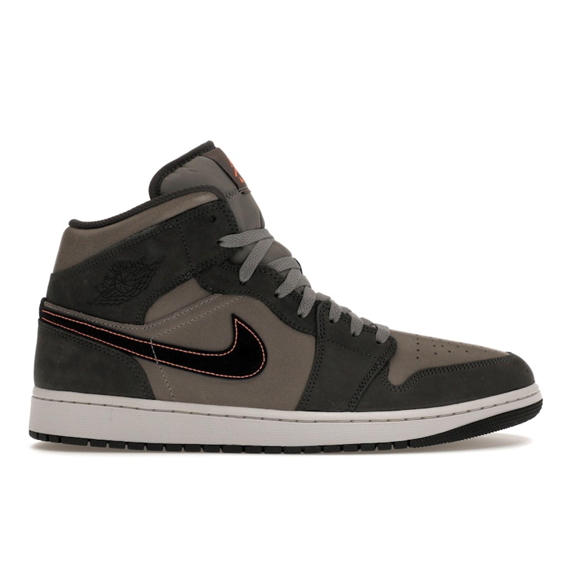 

Мужские кроссовки Air Jordan 1 Mid SE Night Stadium серо-черные на плоской подошве оловянные FQ8338-017 45