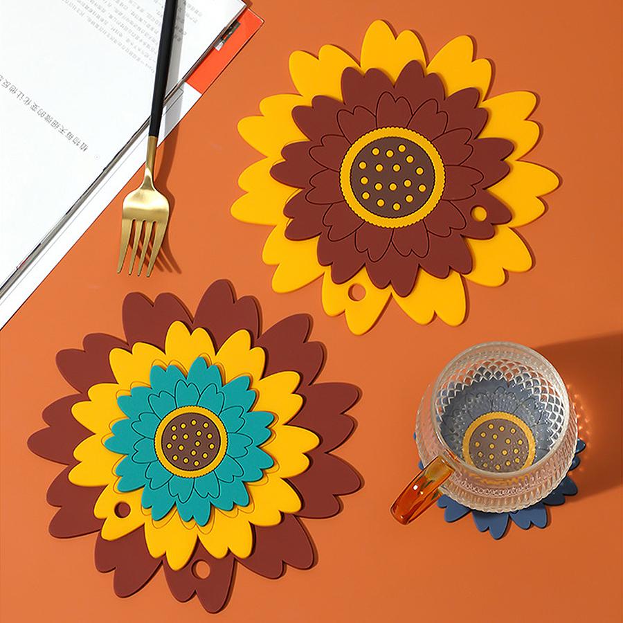 3pcs Sunflower Anti-scald Placemat Thickeneded Dining Table Insulation Mat Non-slip Coaster Kitchen Restaurant Dish Mat PVC Plate Cutlery Mat