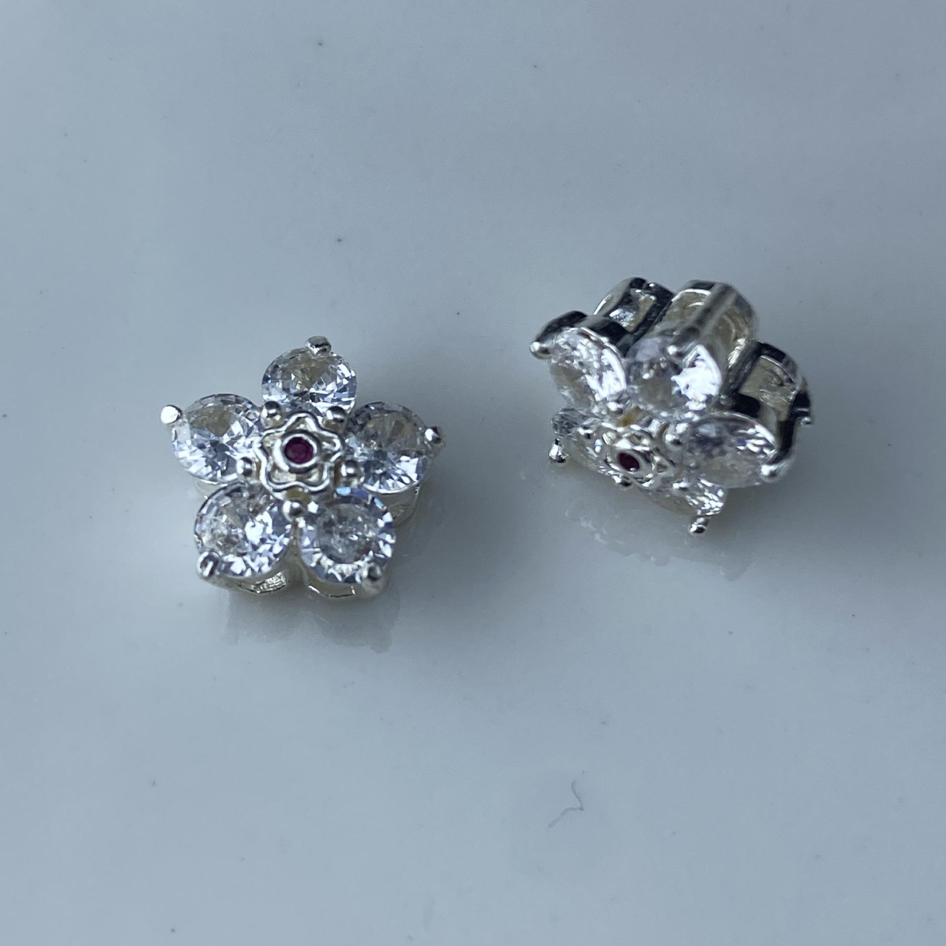 Color-Preserving Five-Petal Flower Cubic Zirconia Spacer Beads for DIY Jewelry