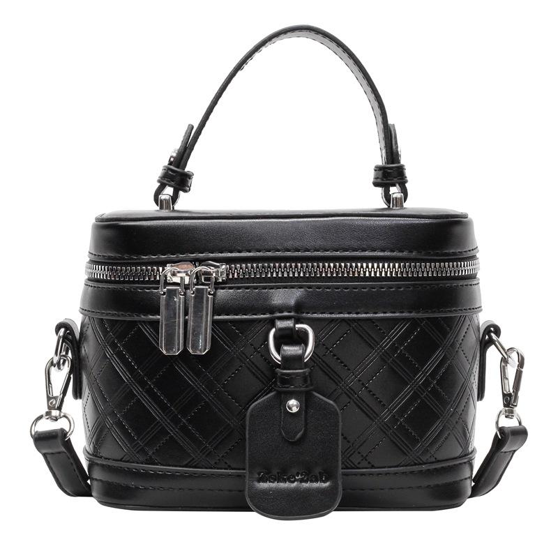 This Year's Popular Niche Design Fashion Temperament Portable Box Bag Casual Versatile Commuting Foreign Style Messenger Bag Bag Women