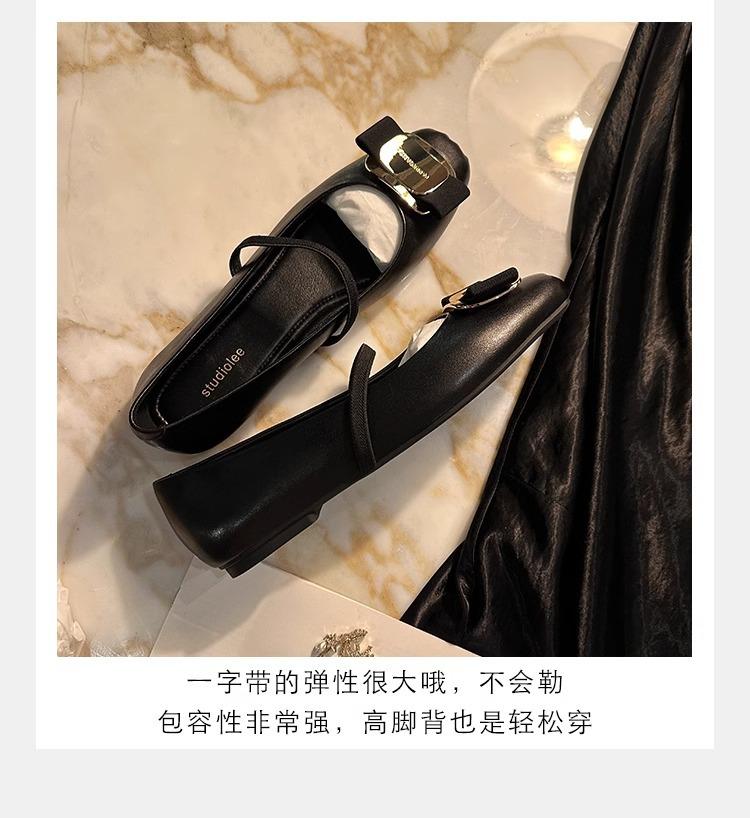 

Мать винограда тот же стиль~ 2025 весна квадратный носок серебристая овечья кожа легкий вырез плоская подошва ремешок Мэри Джейн одинарная обувь женская 35