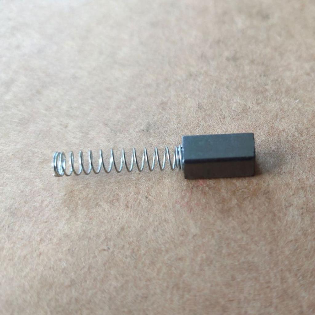 10Pcs 250W Sewing Machine Motor Carbon Brushes 5x12mm Carbon Brushes Replacement for Houeshold Sewing Machine Accessory