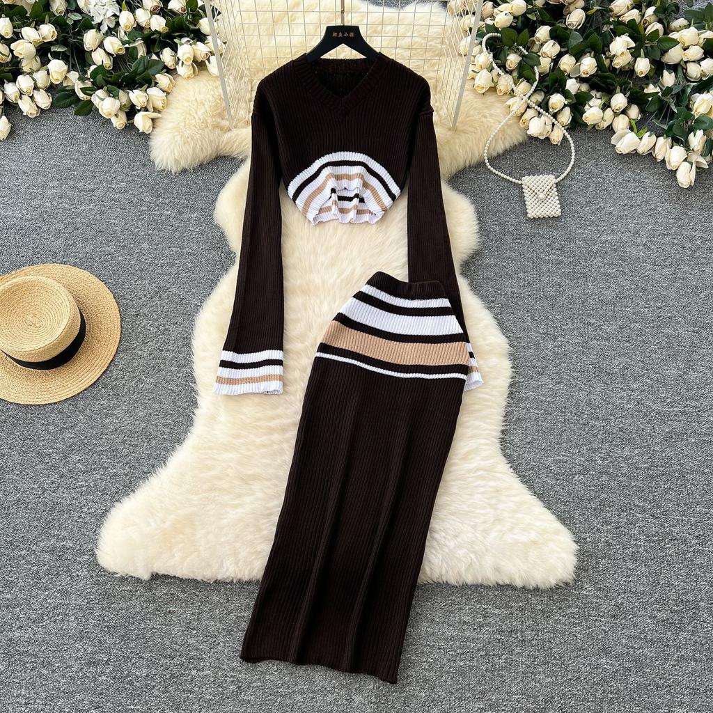 Colorblocking Short V-neck Knit Top Women's High Waist Tight Hip Half Skirt Sweater Suit