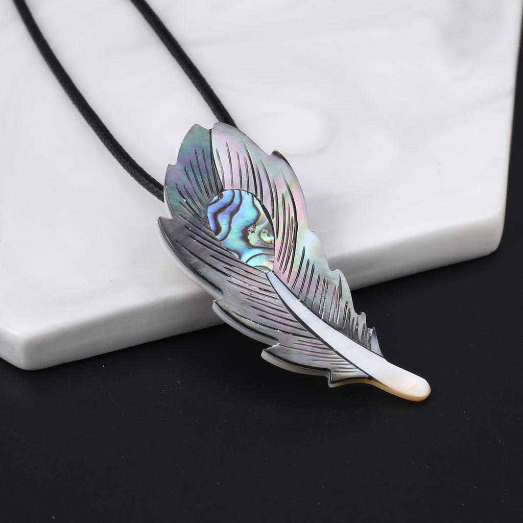 Women Necklace Natural Shell Necklace Flower-Shaped Drill Pendant Leather Cord 2MM Charms For Elegant Women Love Romantic Gift