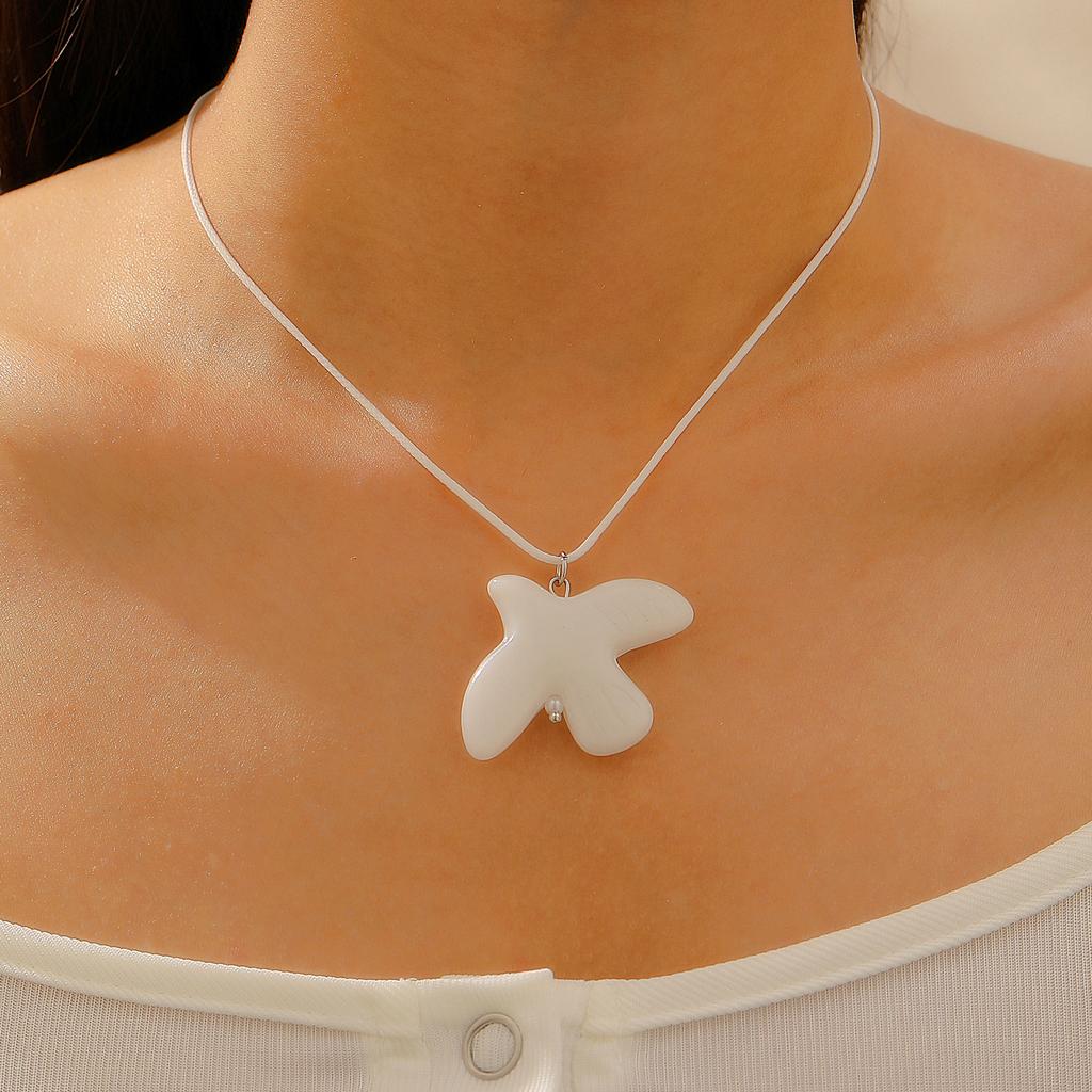 Simple Personality White Ceramic Dove of Peace Pendant Black Leather Rope Lace-up Necklace for Women Animal Collar Chain Jewelry