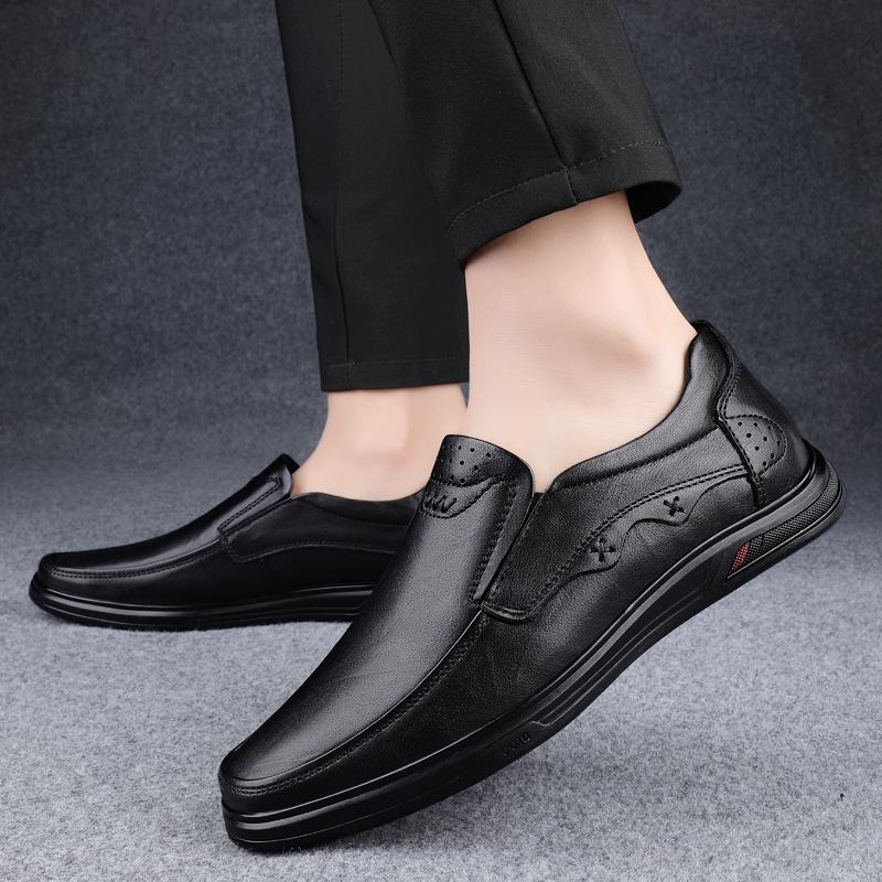 Fashion Male Business Loafers Classic Slip on Flats Casual Footwear New Antiskid Driving Shoes Genuine Leather Men Boat Shoes Breathabl
