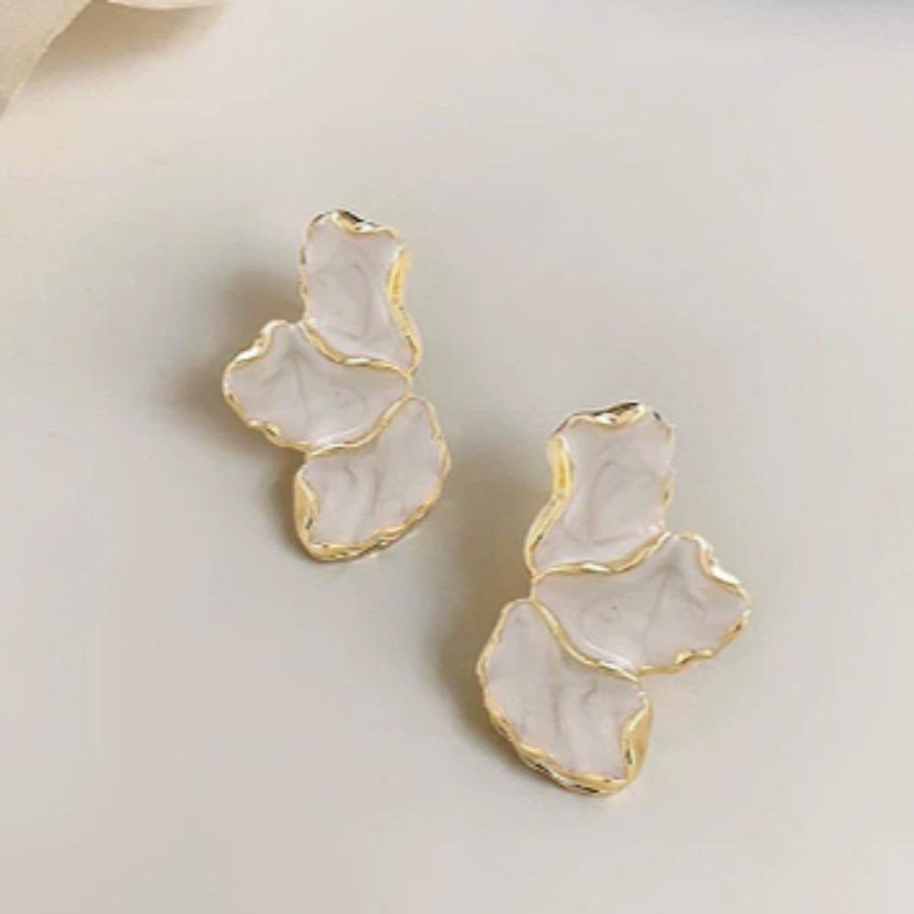 Vintage White Oil Dripping Flower Stud Earrings For Women Korean Metal Irregular Petal Post Earrings Jewelry Party Accessories