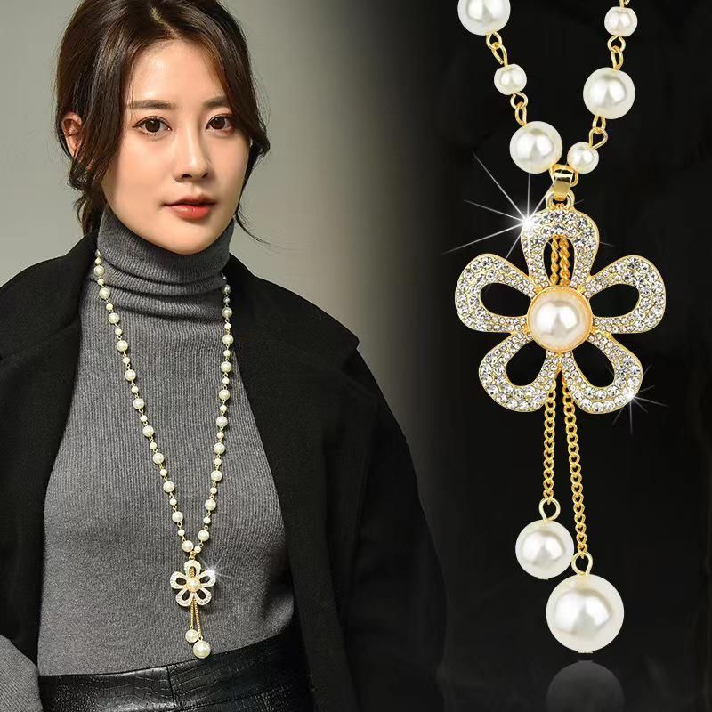 Korean Pearl Necklace: Luxurious Long Sweater Chain for Autumn/Winter