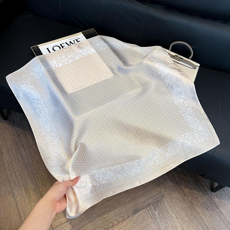 New silk scarf women's fashion versatile high-end small square scarf Korean version neck protection scarf spring and autumn retro scarf binding bag