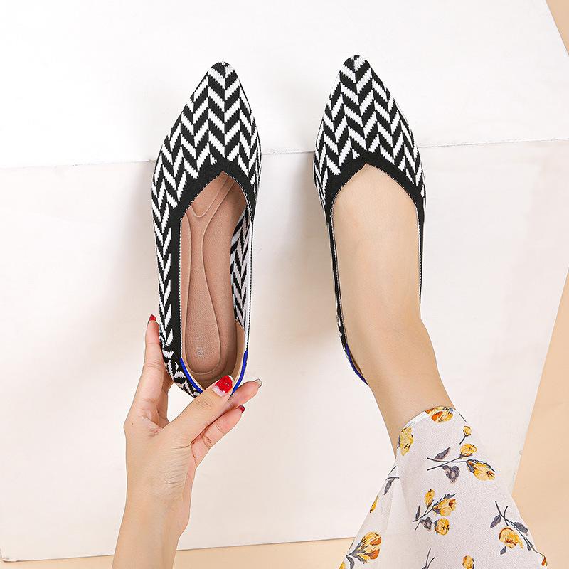 Modische, flache, spitze, gewebte Damenschuhe mit flachem Boden