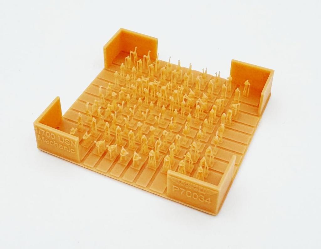 Triumph Model WW2 US Navy Sailor Work Uniform 100 Pieces Plastic Model Parts TRFP70034 1/700 (Ship)