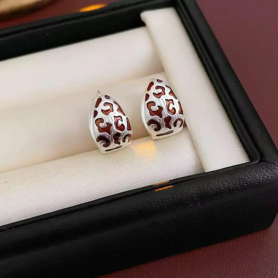 

Ретро Минималистичные Серьги-клипсы на уши с леопардовым принтом, шарики: Универсальная, Высококачественная Мода