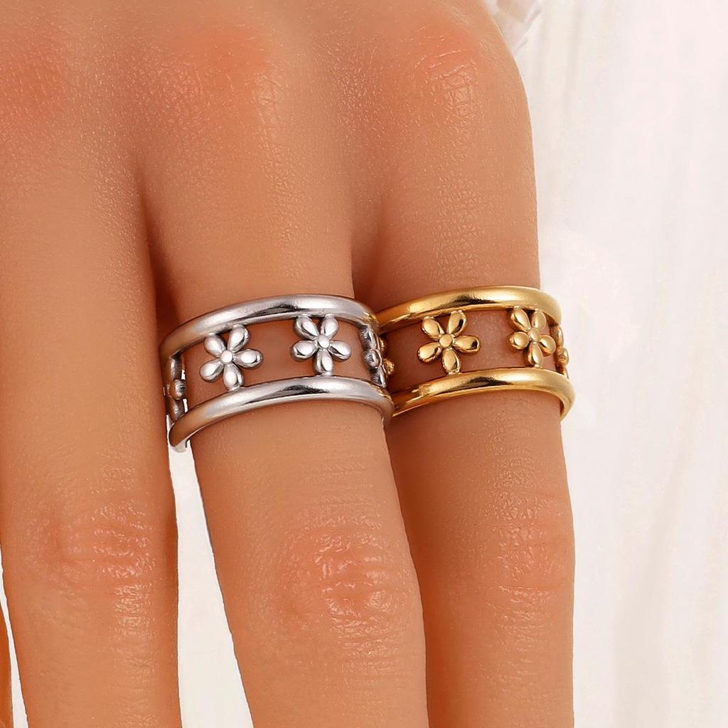 Chic 18K Gold-Plated Stainless Steel Floral Ring - Versatile Hollow Flower Design