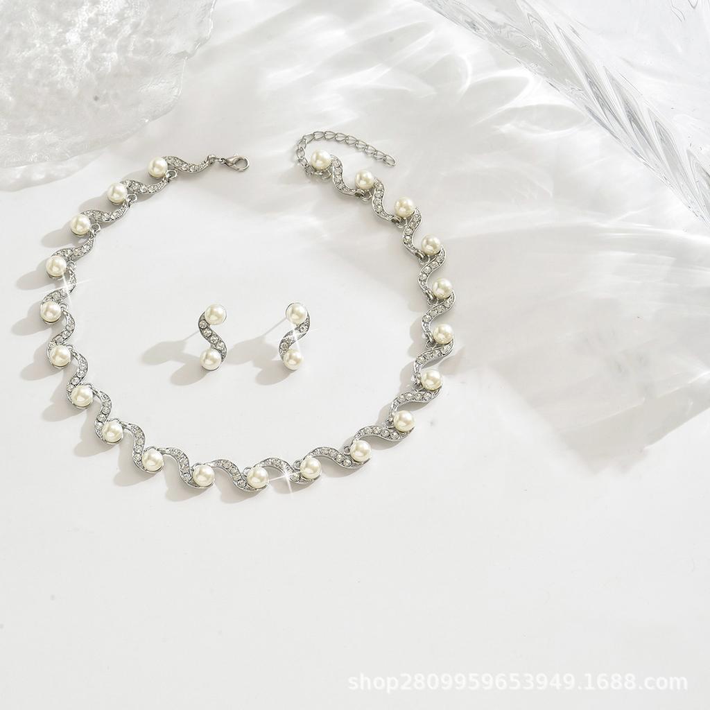 Dress Jewelry Direct Sales Necklace Earrings Two-piece Set Flower Bride Retro High-end Design Set