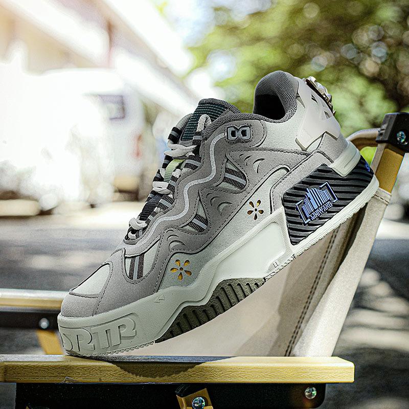 

2024 new fashion week high value color matching trend men s shoes fashion retro heightening casual men s board shoes 45 сірий колір