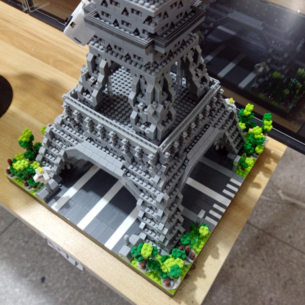 Zestaw Klocki Budowlane Mikro Mini Wieża Eiffla dla Dorosłych Klocki Budowlane Zabawki dla Dzieci Prezent Zestaw do Montażu Prezenty na Imprezę