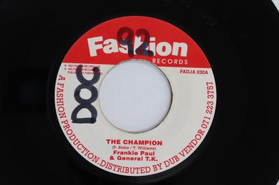 7inch Record FRANKIE PAUL  GENERAL T.K.  The Champion  Version FADJA030 Fashion Records 1992 UK Reggae Ska  Dub Used