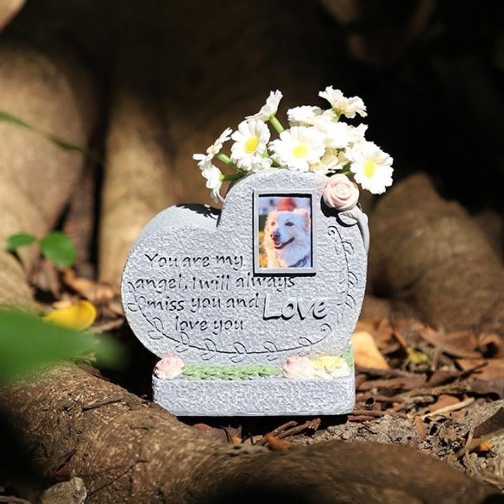 Weatherproof Pet Memorial Stone Photo Frame Design Resin Pet Tombstone Funeral Ceremony