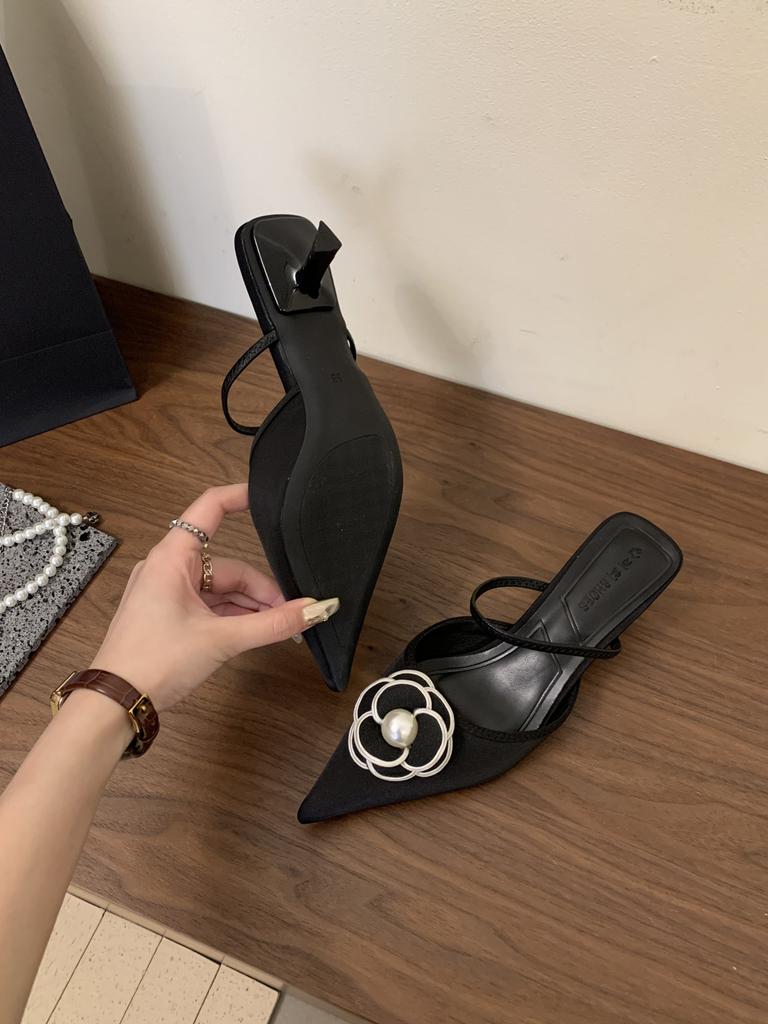 2025 New Spring and Summer Korean Version French Xiaoxiangfeng Temperament Niche Commuting Single Shoes Women's Shoes Flower Pointed Shoes