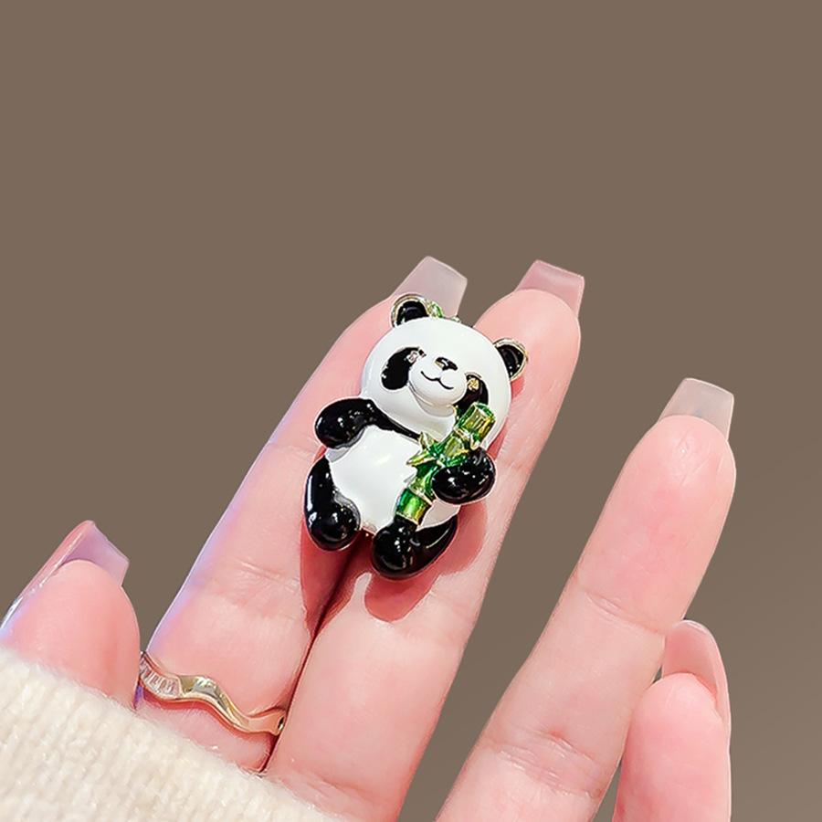 Chinese Style Cute Panda Holding Bamboo Brooch Cartoon Small Animal Corsage Summer New Product National Style Pin Coat