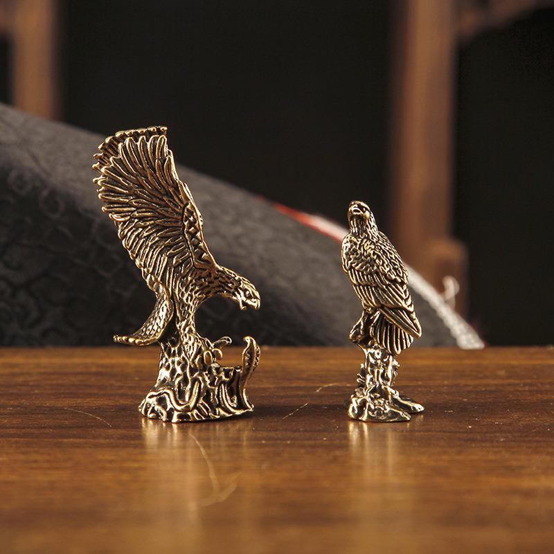 Retro Brass Eagle with Spreading Wings - Creative Desktop Ornament and Tea Pet Handicraft